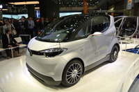【新聞ウォッチ】東京モータ-ショー光と影、報道公開の主役は「ヤマ発自動車参入」 画像