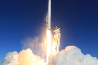 スペースX ファルコン9ロケット初の静止衛星打ち上げへ 画像