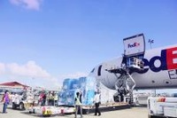フェデックス、1000万ドル相当の救援物資と医薬品をフィリピンへ輸送 画像