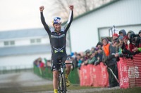 【Pro CX】パワーとアンダーソン、スタンディングのリードを守る 画像