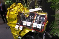 【東京モーターショー13】シングルクラッチMTでも継ぎ目のない変速が可能に 画像