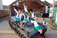 アニメ効果で来場10万人 大洗あんこう祭でガルパン痛車道コンテスト 声優ステージも 画像