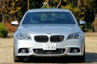 【BMW 5シリーズ 改良新型】新型パワートレイン採用と内外装リニューアル、革新的ドライバー支援システムが全車標準で商品力強化 画像