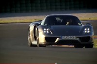 ポルシェ 918 スパイダー、サーキットで熱い走り［動画］ 画像