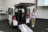 ダイハツ堀井執行役員、福祉車両強化に認定店展開 画像