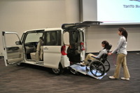ダイハツ、タントベースの福祉車両…汎用部品の採用で大幅コストダウン 画像