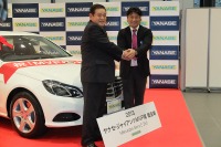 ヤナセ、ジャイアンツMVP賞を発表…村田選手に E250 を贈呈 画像