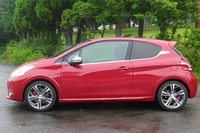 【プジョー 208 GTi 試乗】絶妙の味付けがなされた気持ち良い足回り…松下宏 画像