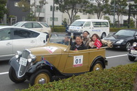 【新聞ウォッチ】日産創立80周年で「ダットサン14型フェートン」など歴代の名車115台が横浜市内をパレード 画像