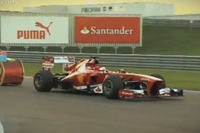 フェラーリのF1マシン、F138 …クリスマスプレゼントの配達準備完了［動画］ 画像