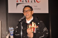 【東京オートサロン14】モリゾウこと豊田章男トヨタ自動車社長、「ニコニコ顔で運転させてもらった」 画像