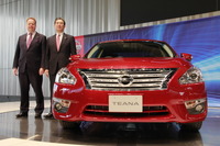 【日産 ティアナ 発表】大月デザインディレクター「走る楽しさをデザインで表現」 画像