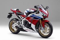 ホンダ、新型CBR1000RR を発表…エンジン仕様変更で5psアップ、SPモデルも用意 画像