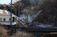 西武、芦ヶ久保～横瀬間で徐行運転…人工氷柱を鑑賞 画像