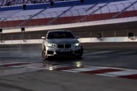 BMW 2シリーズクーペ にロボットカー…自動ドリフト走行［動画］ 画像