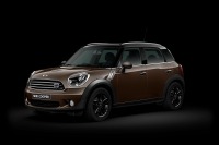 MINI クロスオーバー にバレンタインに合わせた限定モデル 画像