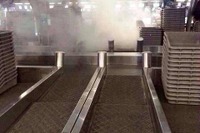 チェックインカウンターでかばん炎上 バンコク空港 画像