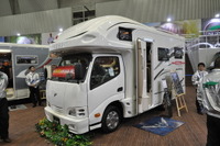 【ジャパンキャンピングカーショー14】7人乗車・7人就寝可の「CREA(クレア)5.3Z」…ナッツRV 画像