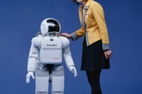 【新聞ウォッチ】ホンダ「ヒト型ロボ」の次は遺伝子研究に着手 画像