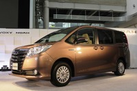 【トヨタ ノア&ヴォクシー 新型発売】1か月で受注6万台を突破…目標の7.6倍 画像