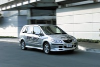 国内初、公道を走る燃料電池自動車---『プレマシーFC-EV』 画像