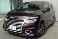 【日産 エルグランド ハイウェイスター プレミアム 試乗】重厚感漂うインテリアにも注目…島崎七生人 画像