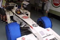 【ホンダF1ストーキング】BARが南アフリカでテスト、暑い…… 画像