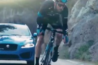 ジャガー XF のワゴンに頂点、550psスーパーチャージャーの XFR-S…自転車と対決［動画］ 画像