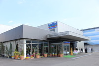 鹿児島に最新塗装システム導入のボディショップがオープン…塗装業界の未来担う“夢の工場”へ 画像