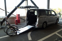 【トヨタ ヴォクシーX 車いす仕様車 試乗】ノウハウ生きた手際のよい造り…島崎七生人 画像