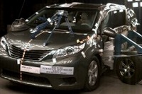 【NHTSA】トヨタの北米向けミニバン、シエナ…最高の衝突安全性評価 画像