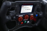 F1 に新ステアリングホイール?!…ドライバーがTwitterでレース展開をライブ配信 画像