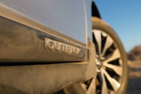【ニューヨークモーターショー14】スバル レガシィ アウトバック 新型、2度目の予告…悪路走破性をアピール 画像