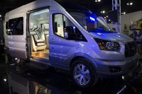 【ニューヨークモーターショー14】フォードの主力商用車、トランジット…プライベートジェット感覚のミニバンに変身 画像