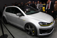 【北京モーターショー14】VW ゴルフR 400、公式発表…史上最強のゴルフは400ps 画像