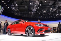 【北京モーターショー14】VW ニュー・ミッドサイズ・クーペ、新型スポーツセダンを示唆［詳細画像］ 画像