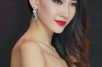 【北京モーターショー14】コンパニオン、美しく、強く…インフィニティ 画像