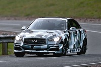 【北京モーターショー14】“セダン版GT-R” インフィニティ Q50 オールージュ、走行テスト車登場 画像