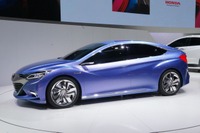 【北京モーターショー14】ホンダ Concept B…若者層に向けたハッチバックスポーツ ［詳細画像］ 画像