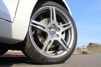 【ボルボ V40 T4 Sports発表】足元にこだわり、繊細なデザインな軽量アルミ採用 画像