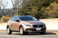 【ボルボ V40クロスカントリー T4 Nordic発表】クロスカントリーのFFモデルを導入した理由 画像