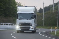 【UDトラックス クオン 改良新型】燃費のために下り坂ではニュートラル?…ESCOTロールを試す 画像