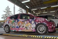 ラブライブ！　トヨタ公式「痛アクア」が納車 画像