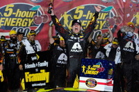 【NASCARスプリントカップ 第11戦】ゴードン、カンザスで今季初勝利を手にする 画像