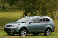 【三菱 アウトランダー 発表】ライバルの RAV4 や CR-V には無い武器 画像