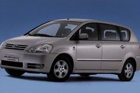 【ジュネーブ・ショー2001出品車】2代目イプー、トヨタ『アベンシス・バーソ』 画像