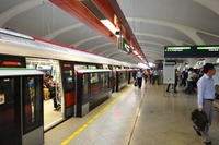 シンガポール、ラッシュ対策の鉄道早朝無料化を1年延長 画像