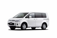 三菱 デリカD:5 に特別仕様車…木目調パネルなどを装備 画像