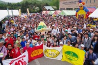 ロードスター を投げ出さなかったマツダ、25周年をファンが祝福…4代目どうなる? 画像