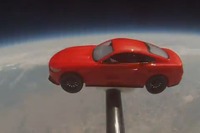 フォード マスタング 新型、宇宙へ［動画］ 画像